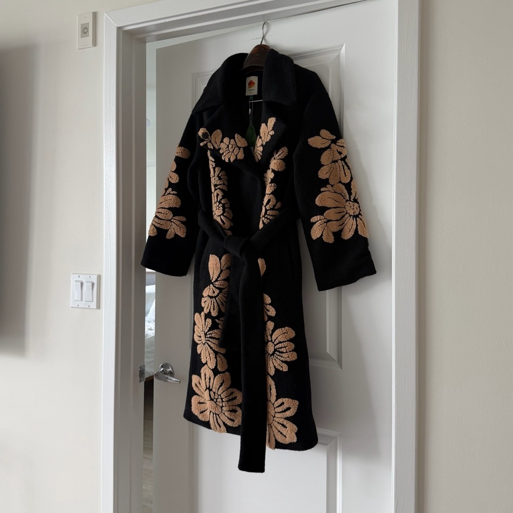 Farm Rio Bold Flowers Black Fleece - Picture 6 of 8